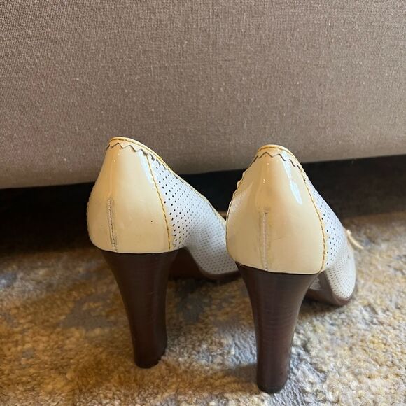 FEDI WHITE AND OFF-WHITE HEELS SIZE 7.5 - Picture 4 of 9